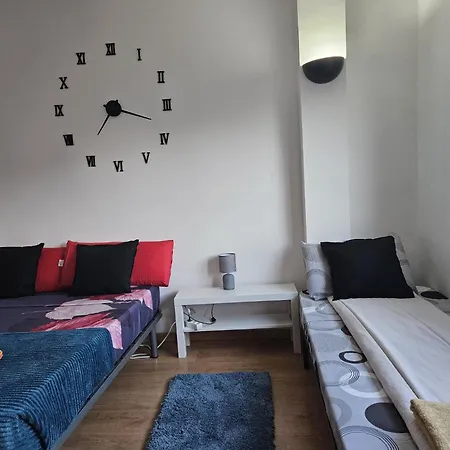 Capsule hotel Sagrera Nino House